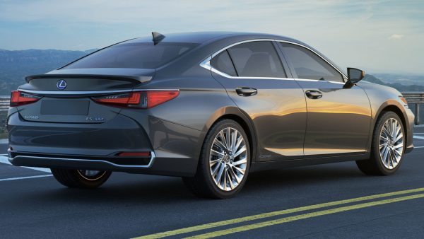Lexus ES 2022 and F-Sport
