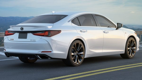 Lexus ES 2022 and F-Sport