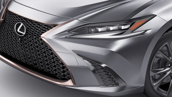 Lexus ES 2022 and F-Sport