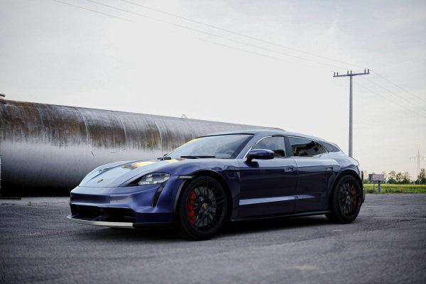 Porsche Taycan Turbo S Cross Turismo