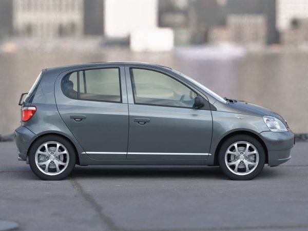 Toyota Yaris 2000